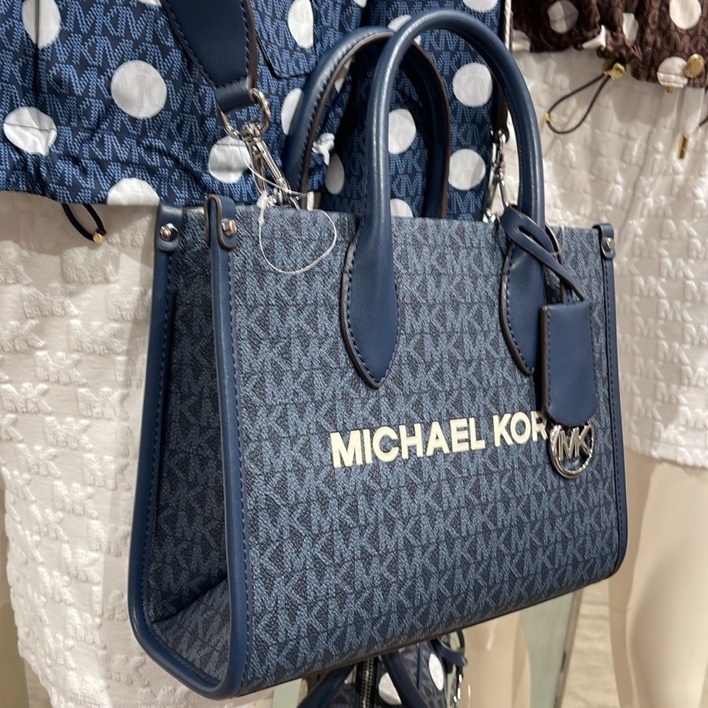 Michael Kors Mirella Small Signature Logo Crossbody Bag
Admiral
NWT - Picture 3 of 16
